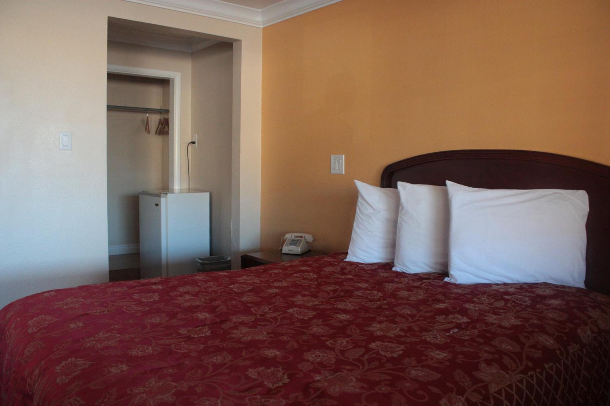 A-1 Budget Motel クラマス・フォールズ 部屋 写真